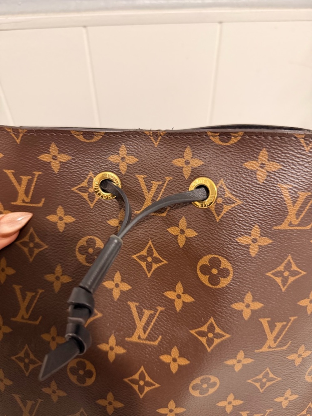Louis Vuitton Monogram Canvas Black Trim Drawstring Shoulder Bag - Picture 7 of 9